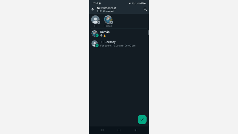 Esta imagem mostra como selecionar uma lista de contatos para uma mensagem em massa do WhatsApp.